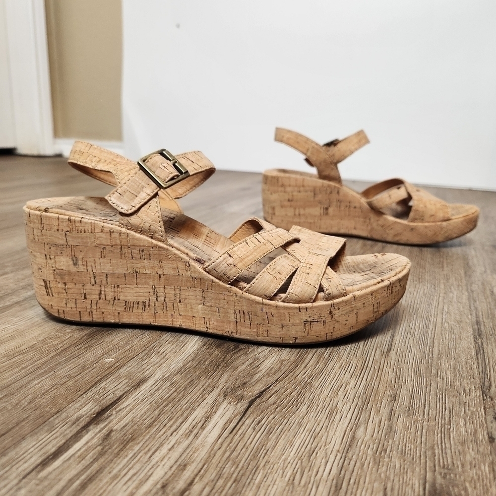 Korks Jenneve Platform Wedge Sandals in Size 9M
